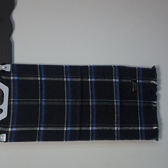 100% Cashmere Scarf Made In Italy Blue Black Plaid Pattern 51"  Frills Soft - Picture 1 of 4